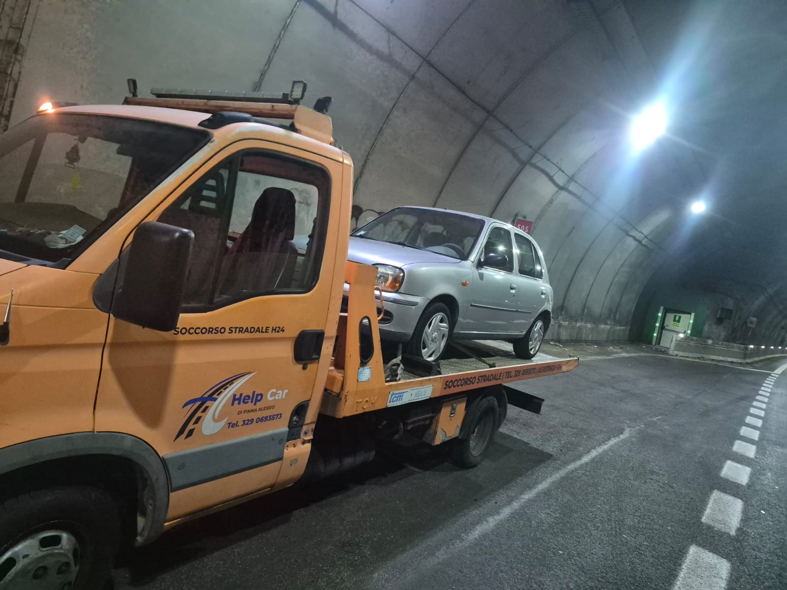 Home Recupero notturno di automobile con Help Car H24