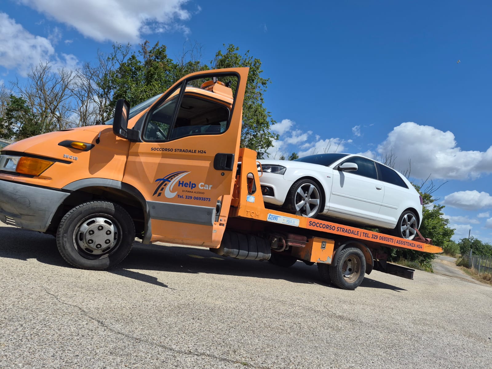 Home Trasporto di un veicolo con carroattrezzi Help Car H24